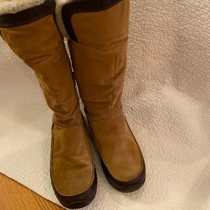 Northface Winter Boots.  EUC. Tan suede, waterproof